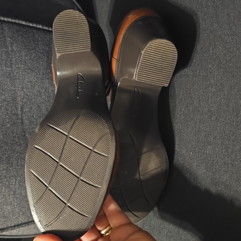 Clarks Brown Leather Women's Shoes with Ankle Strap - Picture 3 of 7